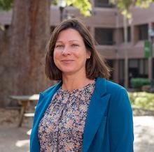 Kristen Apraiz headshot